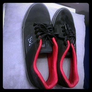 Shoes men size 9.5 DC brand